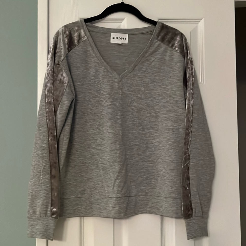 Olive+Oak Top/Sweatshirt